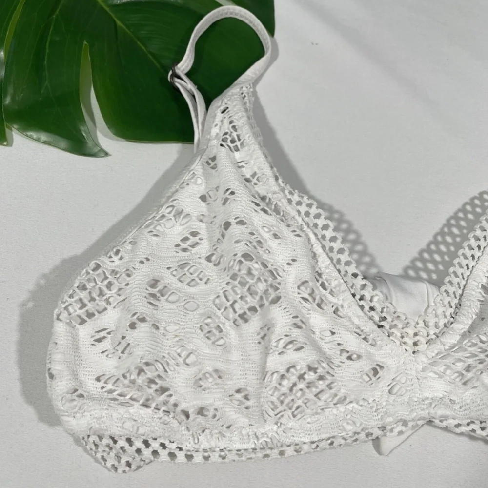Used Becca Captured Crochet/Lace Bikini Top in White [SZ‎ Medium ]